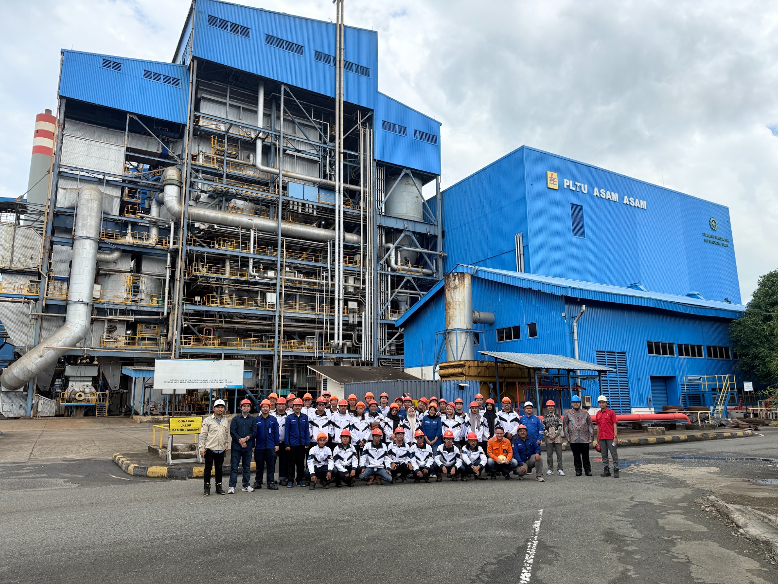 Strengthening Collaboration Between Education and Industry: Electrical Engineering Students from Lambung Mangkurat University Visit Asam Asam Power Plant