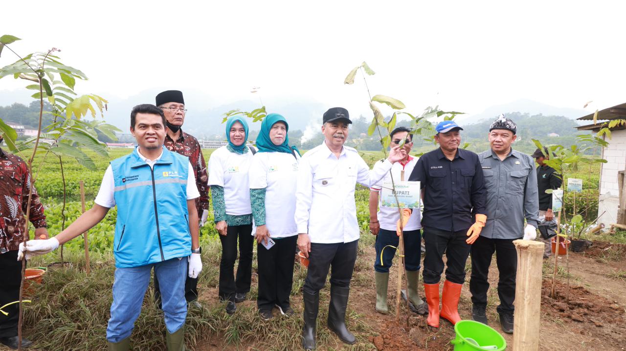 Kolaborasi Hijau, PLTA Saguling dan Pemkab Bandung Barat Peringati HPSN