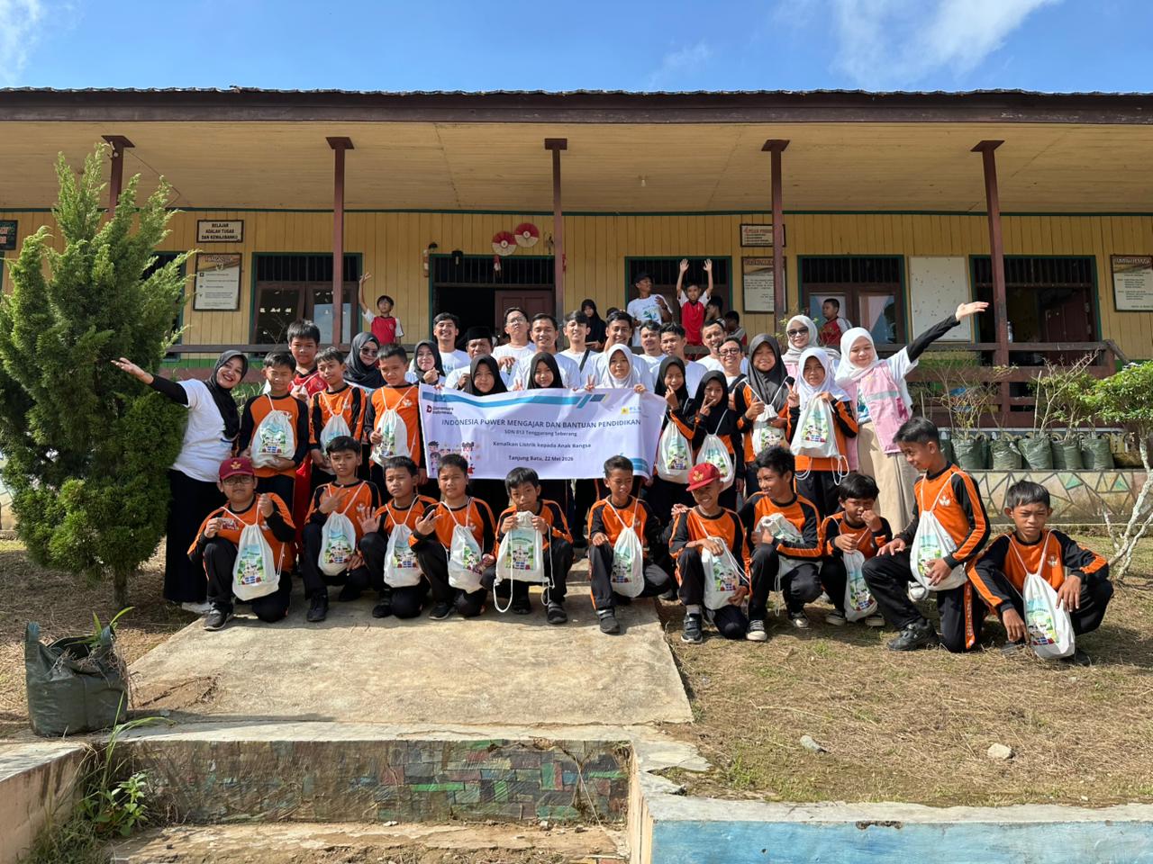 PLN Indonesia Power UBH Gelar Program “IP Mengajar untuk Anak Bangsa” dan Salurkan Bantuan Pendidikan di SDN 013 Tenggarong Seberang